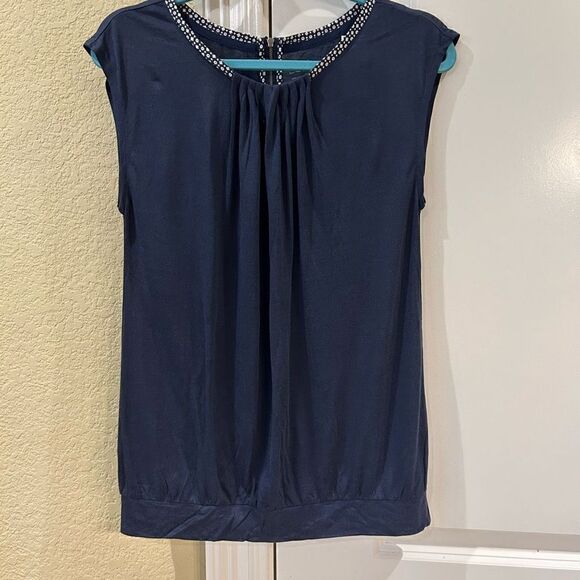 LOFT navy small top with pattern at neckline NWT - Picture 1 of 9